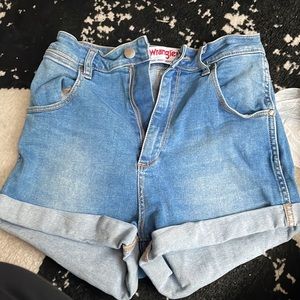 Wrangler High-Waist Pin-Up Shorts (Collab with urban outfitters) S size